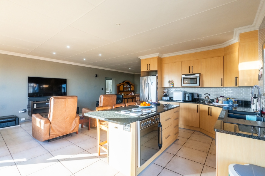 4 Bedroom Property for Sale in Dana Bay Western Cape